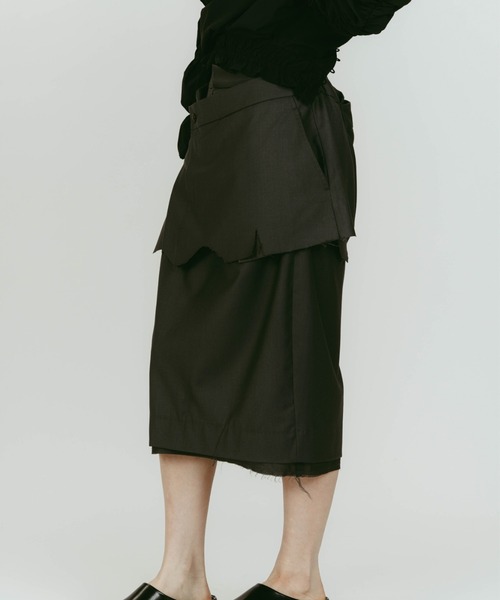 Knuth Marf(クヌースマーフ)の「Knuth Marf cut layered mid lengthskirt(スカート・レディース・ブラック・X-SMALL/SMALL)」の13枚目の写真