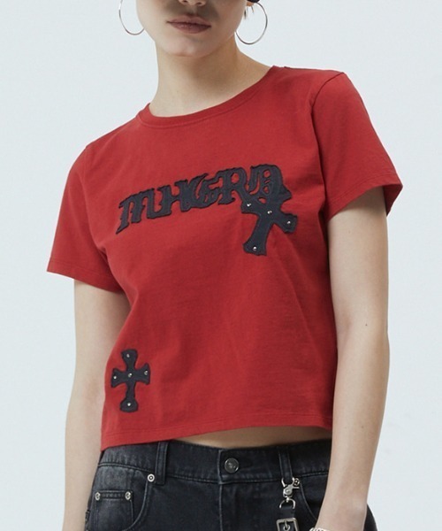 MAHAGRID(マハグリッド)の「『mahagrid/マハグリッド』GOTHIC APPLIQUE CROP TEE/ゴシック アップリケ クロップ Tシャツ(Tシャツ/カットソー・レディース・レッド/ホワイト・XS/S)」の2枚目の写真