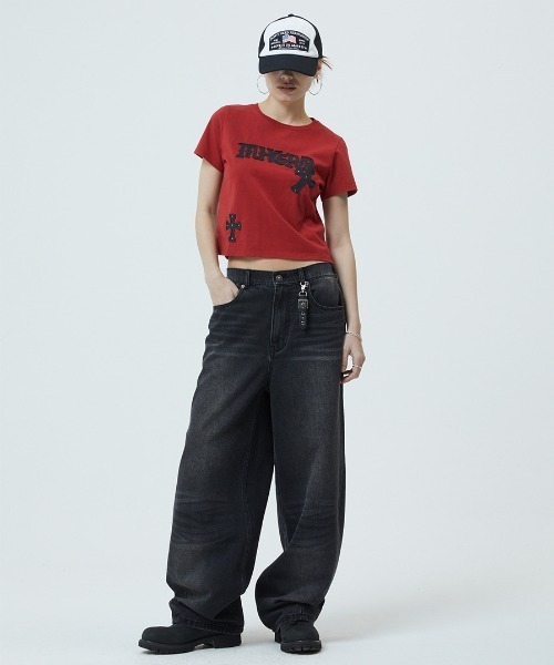 MAHAGRID(マハグリッド)の「『mahagrid/マハグリッド』GOTHIC APPLIQUE CROP TEE/ゴシック アップリケ クロップ Tシャツ(Tシャツ/カットソー・レディース・レッド/ホワイト・XS/S)」の7枚目の写真