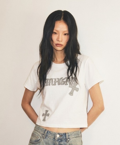 MAHAGRID(マハグリッド)の「『mahagrid/マハグリッド』GOTHIC APPLIQUE CROP TEE/ゴシック アップリケ クロップ Tシャツ(Tシャツ/カットソー・レディース・レッド/ホワイト・XS/S)」の13枚目の写真