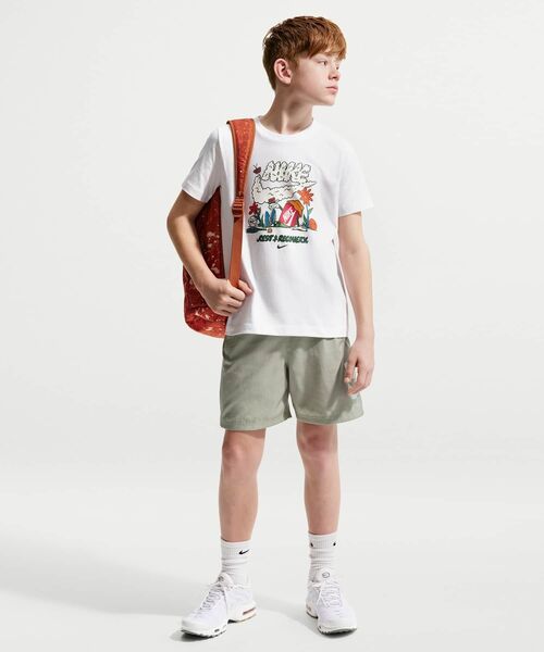 NIKE(ナイキ)の「ナイキ スポーツウェア ジュニア Tシャツ / Nike Sportswear Big Kids' T-Shirt II9940-100 White(Tシャツ/カットソー・キッズ・ホワイト・160/150/140/130)」の3枚目の写真