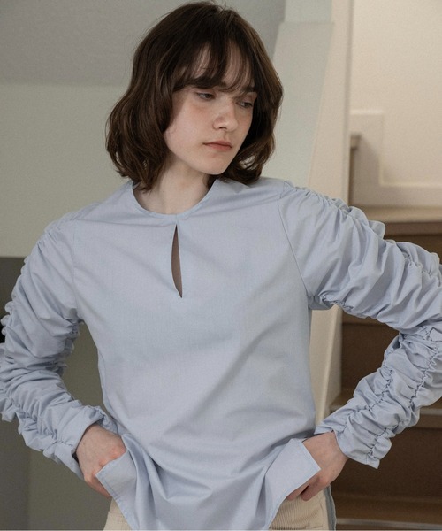 セール】whip sleeve front hole blouse / ホイップスリーブフロント
