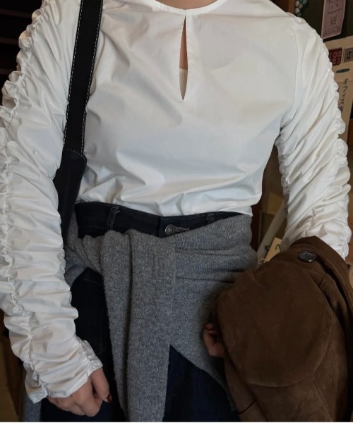 lawgy(ラウジー)の「whip sleeve front hole blouse / ホイップスリーブフロントホールブラウス(シャツ/ブラウス・レディース・ホワイト/ブルー/ピンク・FREE)」の14枚目の写真