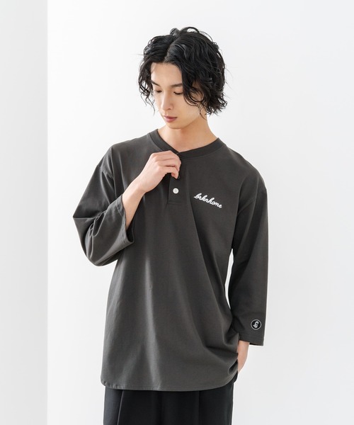 brknhome(ブロークンホーム)の「【BRKNHOME/ブロークンホーム】×【ZERO STAIN/ゼロステイン】コラボ 7分袖 ヘンリーネック Tシャツ 汗ジミ防止 UVカット 防汚効果 チェーン刺繍 ブランドロゴ オーバーサイズ ユニセックス(Tシャツ/カットソー・メンズ・オフホワイト/ホワイト/スミクロ・MEDIUM/LARGE)」の18枚目の写真