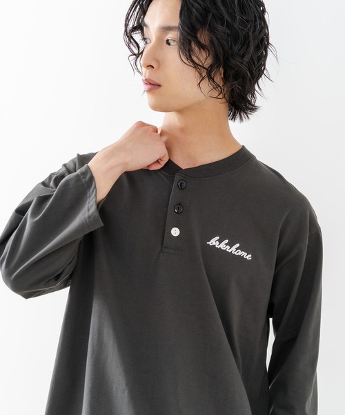 brknhome(ブロークンホーム)の「【BRKNHOME/ブロークンホーム】×【ZERO STAIN/ゼロステイン】コラボ 7分袖 ヘンリーネック Tシャツ 汗ジミ防止 UVカット 防汚効果 チェーン刺繍 ブランドロゴ オーバーサイズ ユニセックス(Tシャツ/カットソー・メンズ・オフホワイト/ホワイト/スミクロ・MEDIUM/LARGE)」の21枚目の写真