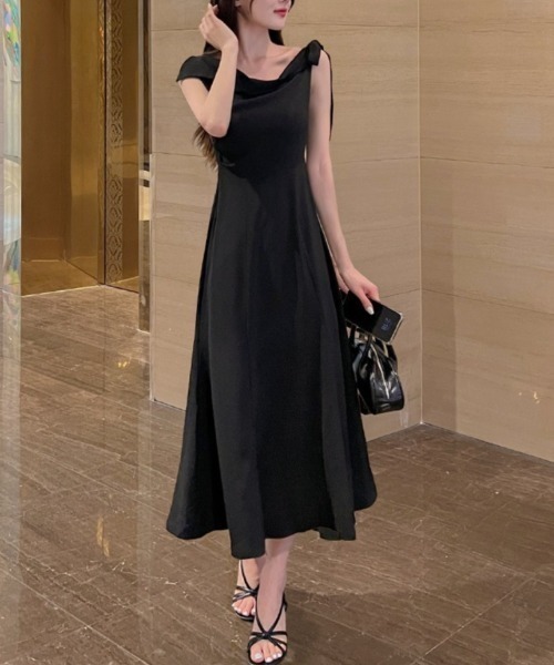 FREE STYLISTS(フリー スタイリスト)の「YUGA_YGMC Korean style off-the-shoulder flared dress(ドレス・レディース・ブラック/ホワイト・FREE)」の19枚目の写真