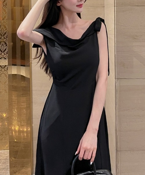 FREE STYLISTS(フリー スタイリスト)の「YUGA_YGMC Korean style off-the-shoulder flared dress(ドレス・レディース・ブラック/ホワイト・FREE)」の15枚目の写真