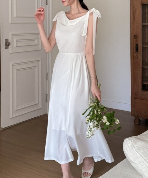 FREE STYLISTS(フリー スタイリスト)の「YUGA_YGMC Korean style off-the-shoulder flared dress(ドレス・レディース・ブラック/ホワイト・FREE)」の7枚目の写真