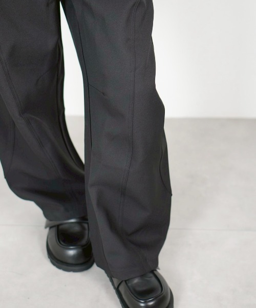 Chikashitsu +（チカシツプラス）の「【Chikashitsu +】Curve line wide pants / 【チカシツプラス】カーブラインワイドパンツ<着用動画あり>（スラックス・メンズ・ブラック/ブラウン/グレー・S/M）」の22枚目の写真