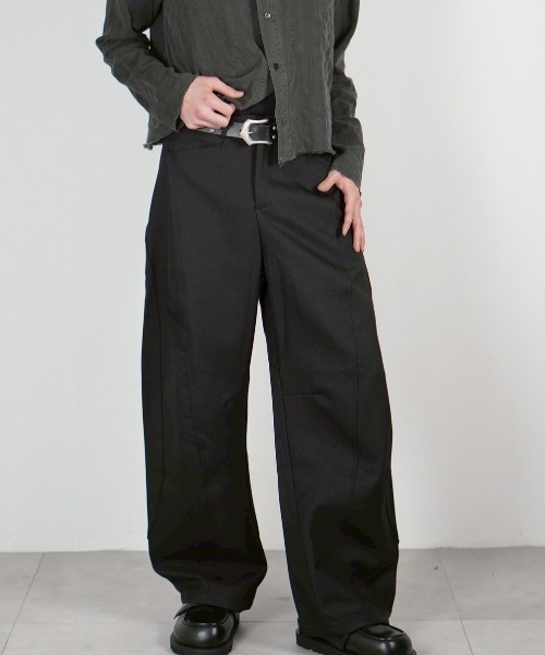 Chikashitsu +】Curve line wide pants / 【チカシツプラス】カーブ