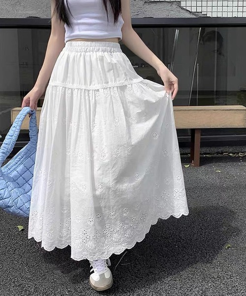 shopnikoniko（ショップニコニコ）の「フラワーパンチングレース 裾スカラップ刺繍 ロングスカート（スカート・レディース・ホワイト・フリー）」の12枚目の写真