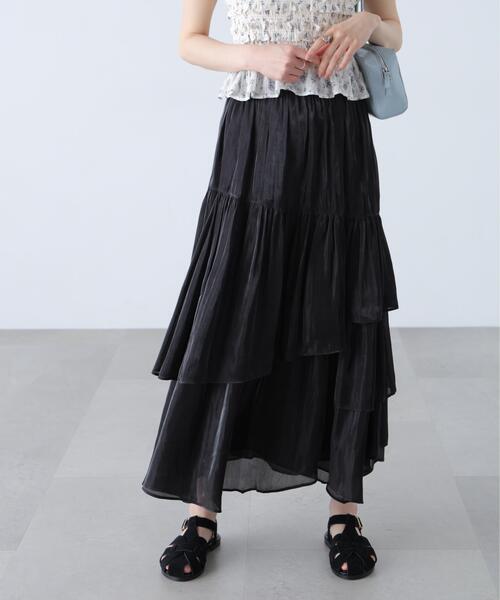 FREE'S MART(フリーズマート)の「◆シャイニーフリルティアードスカート(スカート・レディース・ブラック/ホワイト/グレー・SMALL/MEDIUM)」の2枚目の写真