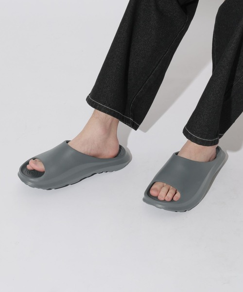 LAKOLE(ラコレ)の「EVAボリュームスライドサンダル / 637953(サンダル・メンズ・グレー/ブラック・LARGE/MEDIUM)」の12枚目の写真
