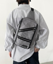 MAFA PACIFIC LIMITED（マファパシフィックリミテッド）の「[A4サイズ対応]簡易保冷温ポケット付き スクエアボディバッグ/ワンショルダー（ボディバッグ/ウエストポーチ）」