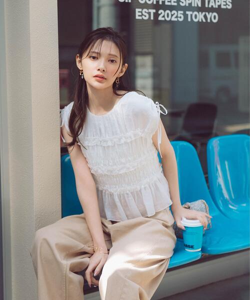 a/mie(アミー)の「【青島心さん着用】<a>シャーリングフリルブラウス / 1216219500 【WEB限定カラーあり】(シャツ/ブラウス・レディース・ブルー/グレー/ネイビー/ピンク/ホワイト・FREE)」の19枚目の写真