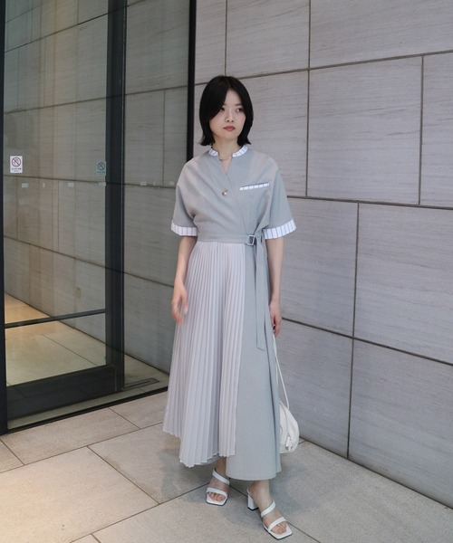 UNITED TOKYO(ユナイテッドトウキョウ)の「【大人気!】ラッププリーツワンピース|オフィスカジュアル/オケージョン/接触冷感/透湿性/半袖/夏服(ワンピース・レディース・ブラック/ライトグレー・1/2)」の3枚目の写真