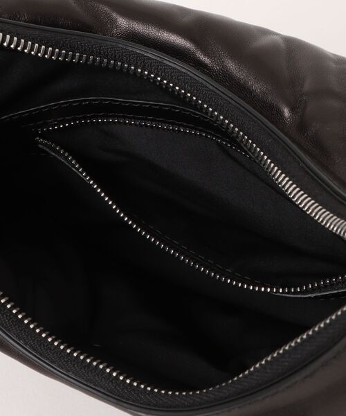 Maison Margiela(メゾンマルジェラ)の「Maison Margiela GLAM SLAM HOBO SMALL(ショルダーバッグ・レディース・ブラック・FREE)」の4枚目の写真