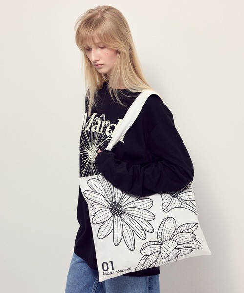 Mardi Mercredi(マルディメクルディ)の「CANVAS BAG TRIPLE FLOWER / キャンバス バッグ トリプル フラワー(トートバッグ・レディース・クリーム/ブラック×ピンク/ホワイト×ブラック・FREE)」の1枚目の写真