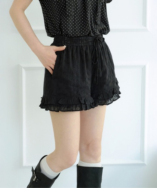 by muni:r(バイ ムニール)の「サマーパンチングレースダブルフリルショートパンツ/2026 SS COLLECTION(その他パンツ・レディース・ホワイト/ブラック・FREE)」の20枚目の写真