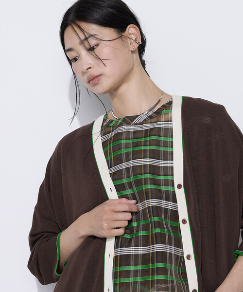 K.T KIYOKO TAKASE(キヨコタカセ)の「カラートリミング ニットカーディガン(カーディガン/ボレロ・レディース・ブラウン/ネイビー・FREE)」の9枚目の写真