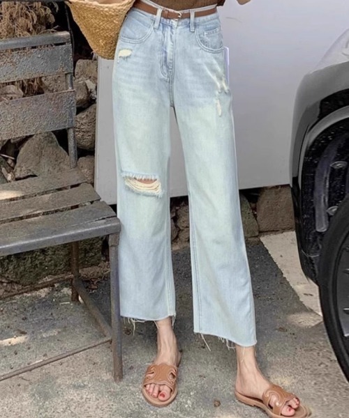 LUCPY(ラクピー)の「ダメージストレートデニムパンツ(デニムパンツ・レディース・ブルー・MEDIUM/LARGE/X-LARGE/SMALL)」の1枚目の写真