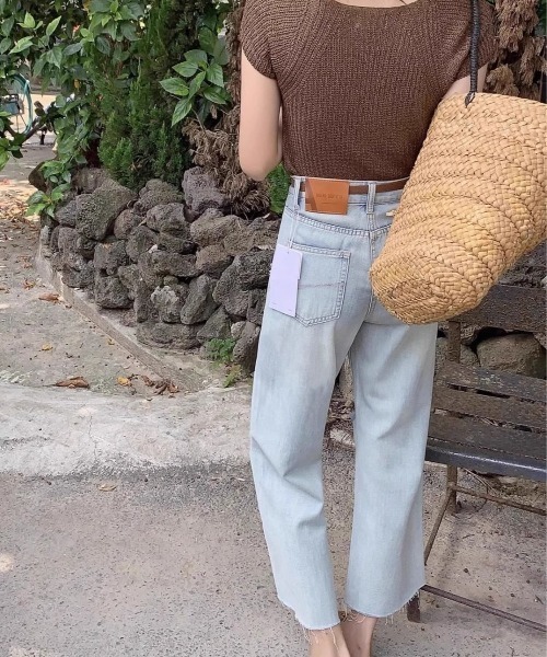 LUCPY(ラクピー)の「ダメージストレートデニムパンツ(デニムパンツ・レディース・ブルー・MEDIUM/LARGE/X-LARGE/SMALL)」の5枚目の写真