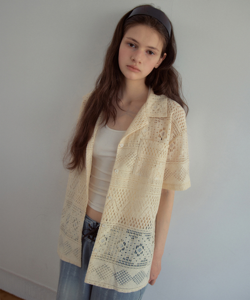 OURNOSTALGIA(アワー ノスタルジア)の「Lace Open Collar Half Shirt_Cream(OB6SH04)(シャツ/ブラウス・レディース・Cream・FREE)」の2枚目の写真