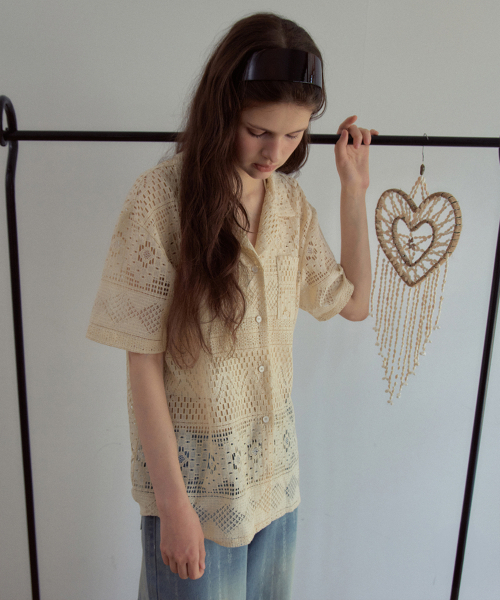 OURNOSTALGIA(アワー ノスタルジア)の「Lace Open Collar Half Shirt_Cream(OB6SH04)(シャツ/ブラウス・レディース・Cream・FREE)」の4枚目の写真