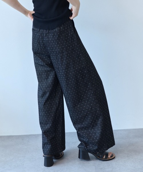 flaeu(フラユ)の「Pin Dot Relax Pants(デニムパンツ・レディース・ホワイト/ブラック・LARGE/MEDIUM)」の6枚目の写真