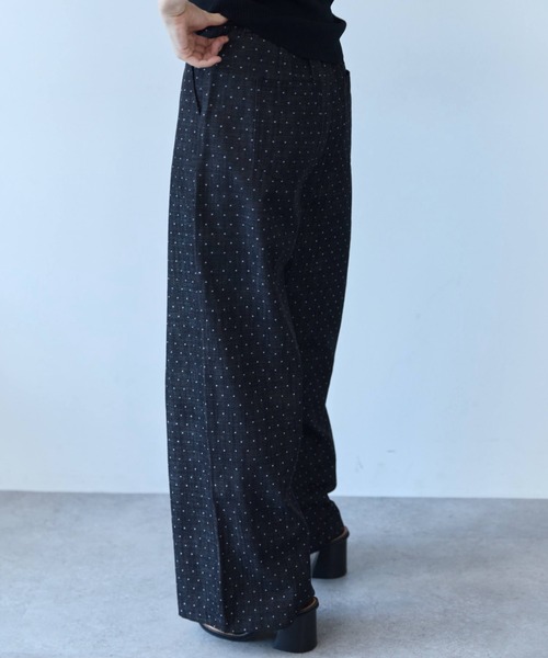 flaeu(フラユ)の「Pin Dot Relax Pants(デニムパンツ・レディース・ホワイト/ブラック・LARGE/MEDIUM)」の5枚目の写真