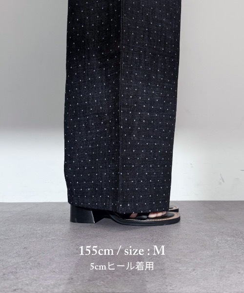 flaeu(フラユ)の「Pin Dot Relax Pants(デニムパンツ・レディース・ホワイト/ブラック・LARGE/MEDIUM)」の4枚目の写真