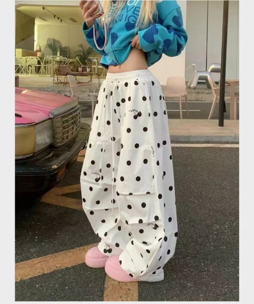 Ritzy（リッツィー）の「ドット柄タック入りルーズカーゴワイドパンツ（その他パンツ・レディース・ホワイト・M）」の7枚目の写真