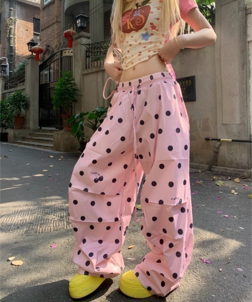 Ritzy（リッツィー）の「ドット柄タック入りルーズカーゴワイドパンツ（その他パンツ・レディース・ホワイト・M）」の16枚目の写真