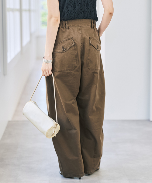 Spick & Span(スピックアンドスパン)の「カーブチノ(チノパンツ・レディース・モカ/ベージュ・38/36/34)」の17枚目の写真