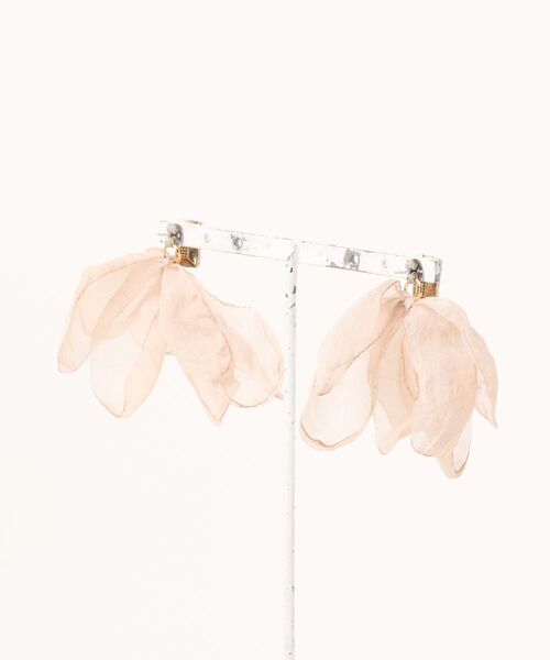 tone（トーン）の「【Laugh】Antique chiffon / pierce(MA)（ピアス（両耳用）・レディース・ブラック/ベージュ・FREE）」の6枚目の写真
