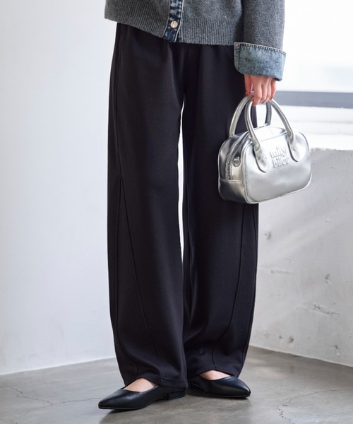 BELLUNA（ベルーナ）の「シュッと体型カバー！バレルパンツ６９丈（その他パンツ・レディース・ブラック/モカ/ライトグレー系・MEDIUM/LARGE/X-LARGE）」の2枚目の写真
