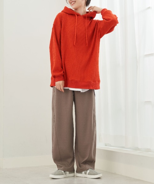 BELLUNA（ベルーナ）の「シュッと体型カバー！バレルパンツ６９丈（その他パンツ・レディース・ブラック/モカ/ライトグレー系・MEDIUM/LARGE/X-LARGE）」の16枚目の写真