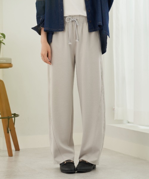 BELLUNA（ベルーナ）の「シュッと体型カバー！バレルパンツ６９丈（その他パンツ・レディース・ブラック/モカ/ライトグレー系・MEDIUM/LARGE/X-LARGE）」の19枚目の写真