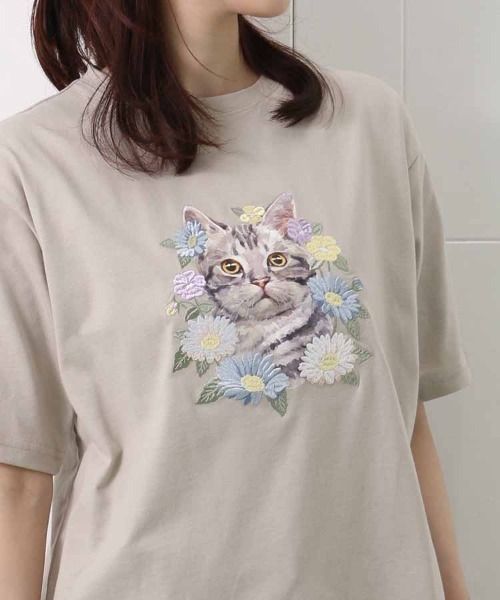 Bleu Bleuet(ブルーブルーエ)の「le petaleフラワー刺繍catTシャツ(Tシャツ/カットソー・レディース・グレー系その他/ホワイト系その他/グレー系その他2/ホワイト系その他2・FREE)」の4枚目の写真