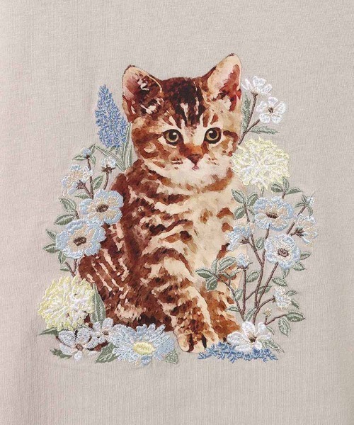 Bleu Bleuet(ブルーブルーエ)の「le petaleフラワー刺繍catTシャツ(Tシャツ/カットソー・レディース・グレー系その他/ホワイト系その他/グレー系その他2/ホワイト系その他2・FREE)」の9枚目の写真