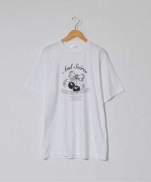 &soiree(アンドソワレ)の「【シルエット選べる2サイズ】【&soiree】レトロチェリーTシャツ(Tシャツ/カットソー・レディース・ホワイト/ネイビー/ライトベージュ・FREE/MEDIUM)」の18枚目の写真