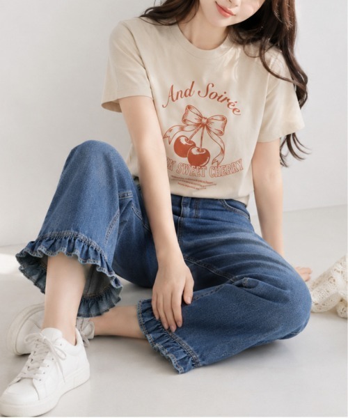 &soiree(アンドソワレ)の「【シルエット選べる2サイズ】【&soiree】レトロチェリーTシャツ(Tシャツ/カットソー・レディース・ホワイト/ネイビー/ライトベージュ・FREE/MEDIUM)」の8枚目の写真