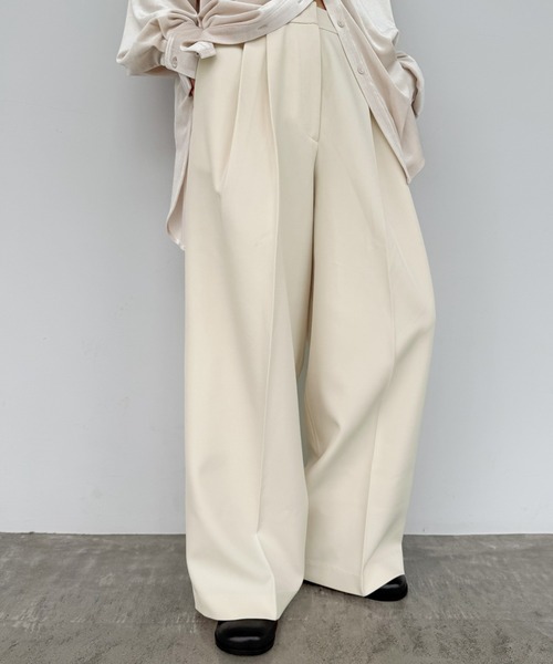 select MOCA by son(セレクトモカバイソン)の「ツータックスラックス【by SON】(スラックス・レディース・ブラック/アイボリー・LARGE/MEDIUM/SMALL)」の16枚目の写真