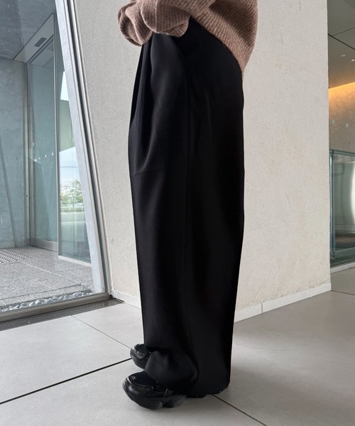 select MOCA by son(セレクトモカバイソン)の「ツータックスラックス【by SON】(スラックス・レディース・ブラック/アイボリー・LARGE/MEDIUM/SMALL)」の6枚目の写真
