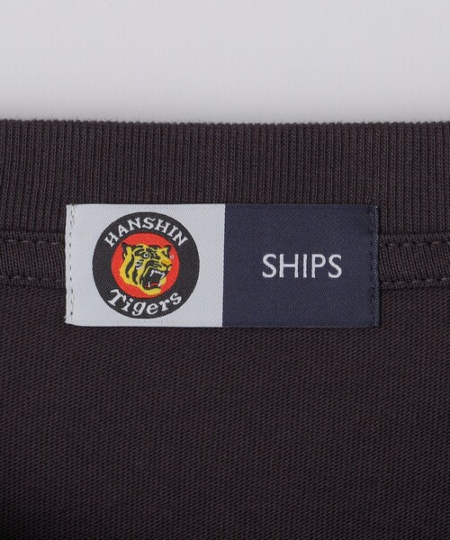 SHIPS（シップス）の「SHIPS: 阪神タイガース×SHIPS カラーロゴ Tシャツ（Tシャツ/カットソー・メンズ・ダークグレー/ライトブルー/ブラウン/ブラック・SMALL/LARGE/X-LARGE/MEDIUM）」の20枚目の写真