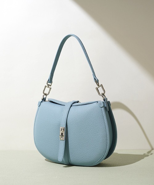 NiiNa(ニーナ)の「【 NiiNa / ニーナ 】高品質牛革2WAYハーフムーンショルダーバッグ(ショルダーバッグ・レディース・ピンク/ホワイト/ブラック/ブルー・FREE)」の3枚目の写真