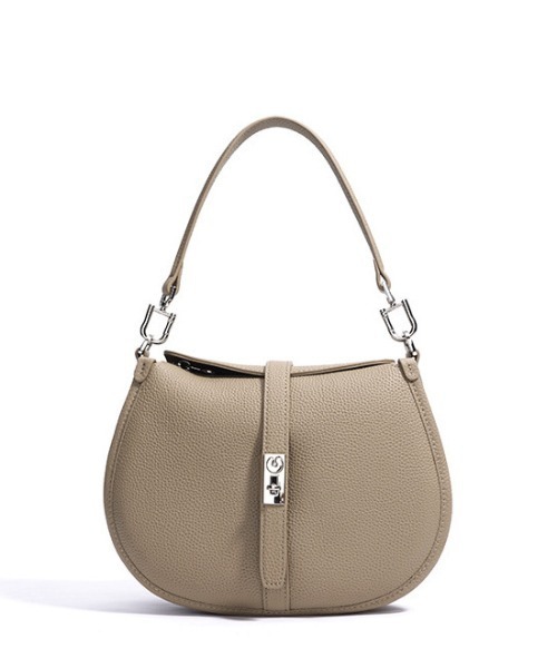 NiiNa(ニーナ)の「【 NiiNa / ニーナ 】高品質牛革2WAYハーフムーンショルダーバッグ(ショルダーバッグ・レディース・ピンク/ホワイト/ブラック/ブルー・FREE)」の15枚目の写真