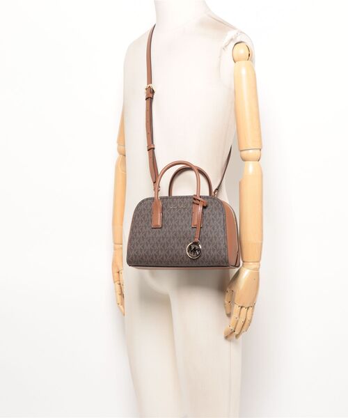 MICHAEL KORS(マイケルコース)の「ASHTON クロスボディ スモール - Mkシグネチャー(ショルダーバッグ・レディース・ブラウン・FREE)」の5枚目の写真