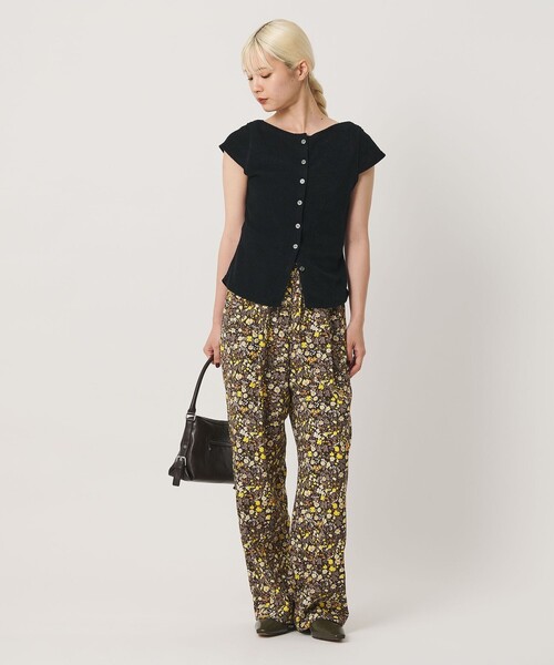BEAUTY&YOUTH UNITED ARROWS(ビューティーアンドユースユナイテッドアローズ)の「【WEB限定】フラワープリント イージーパンツ ウォッシャブル(その他パンツ・レディース・ブラック/ダークブラウン/グレー・S/L/M)」の1枚目の写真