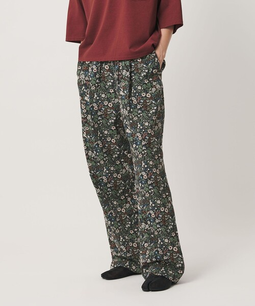 BEAUTY&YOUTH UNITED ARROWS(ビューティーアンドユースユナイテッドアローズ)の「【WEB限定】フラワープリント イージーパンツ ウォッシャブル(その他パンツ・レディース・ブラック/ダークブラウン/グレー・S/L/M)」の2枚目の写真